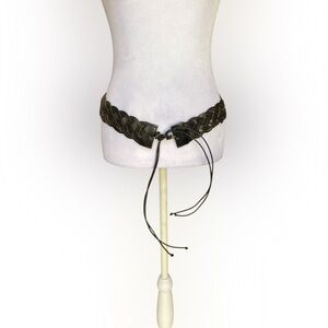 Banana Republic Women’s Braided Leather Belt with Tie Closure Size Medium